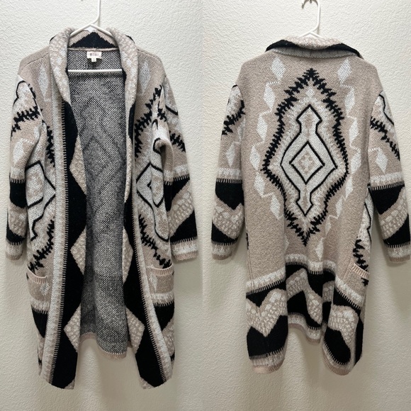 LAST ONE! Aztec Cozy Sweater Cardigan - Picture 3 of 6